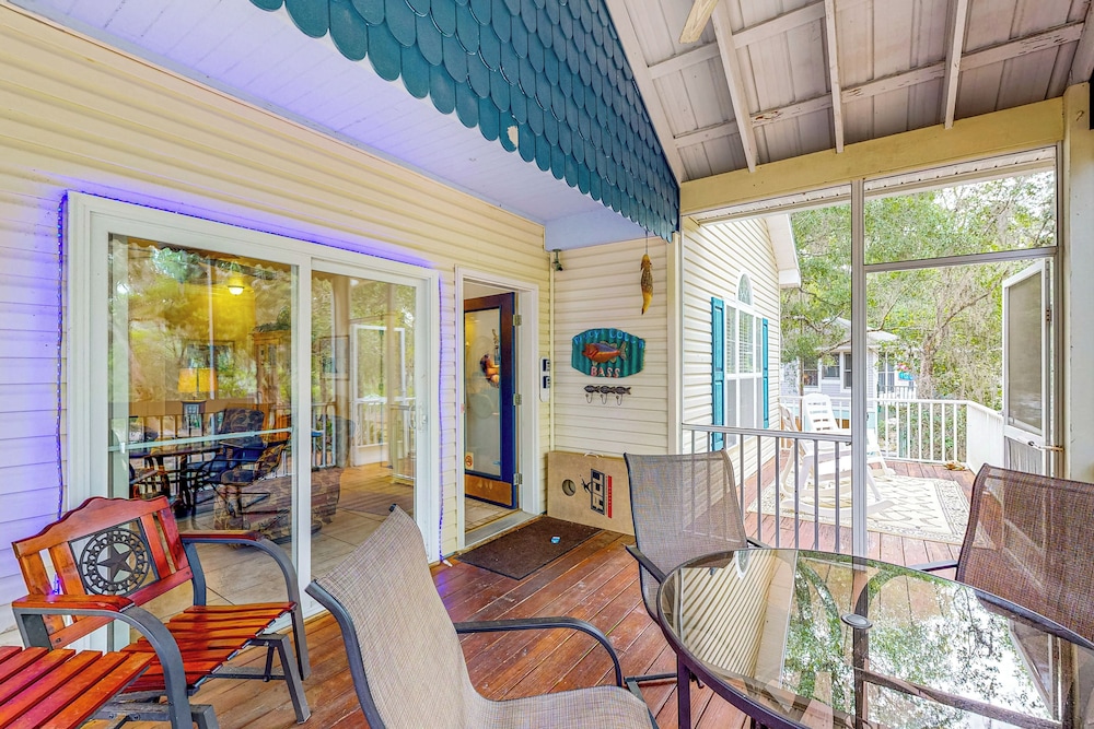 Dog-friendly Riverfront 3BR w/ Fire Pit & Dock