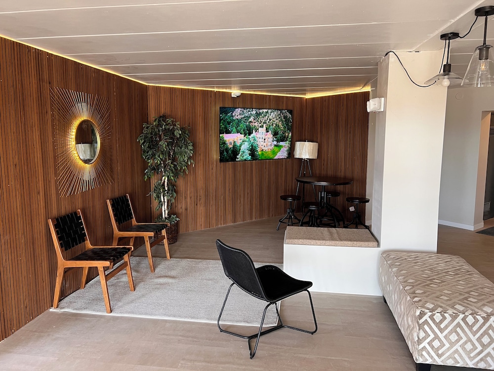 Smartwood Inn