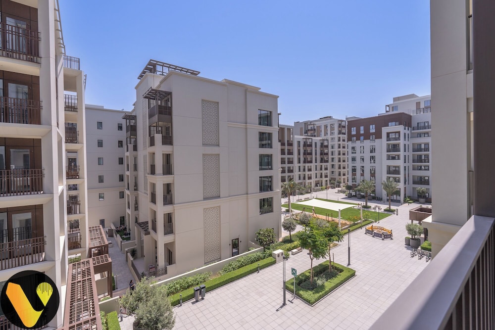 Vogue Breeze Creek Beach by Emaar