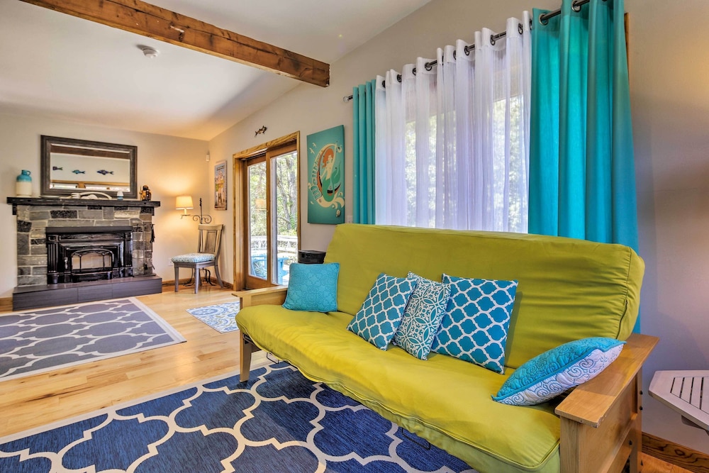 Provincetown Vacations - Coastal Wellfleet Cottage: Walk to Chipman's Cove! - Property Image 1