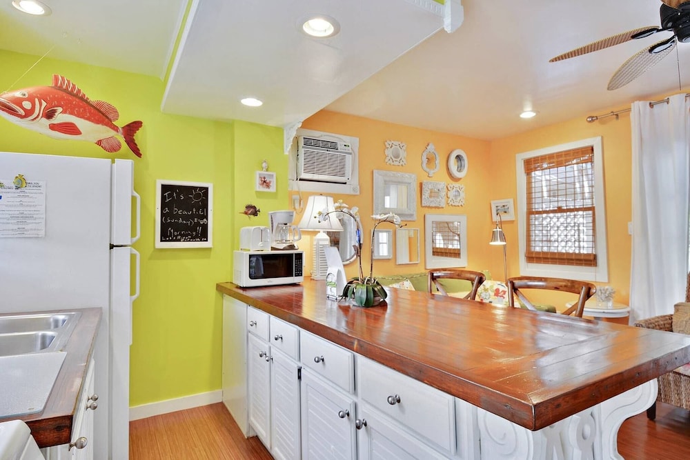 Tranquility by Avantstay Close to Duval St w/ BBQ & Shared Pool view 3