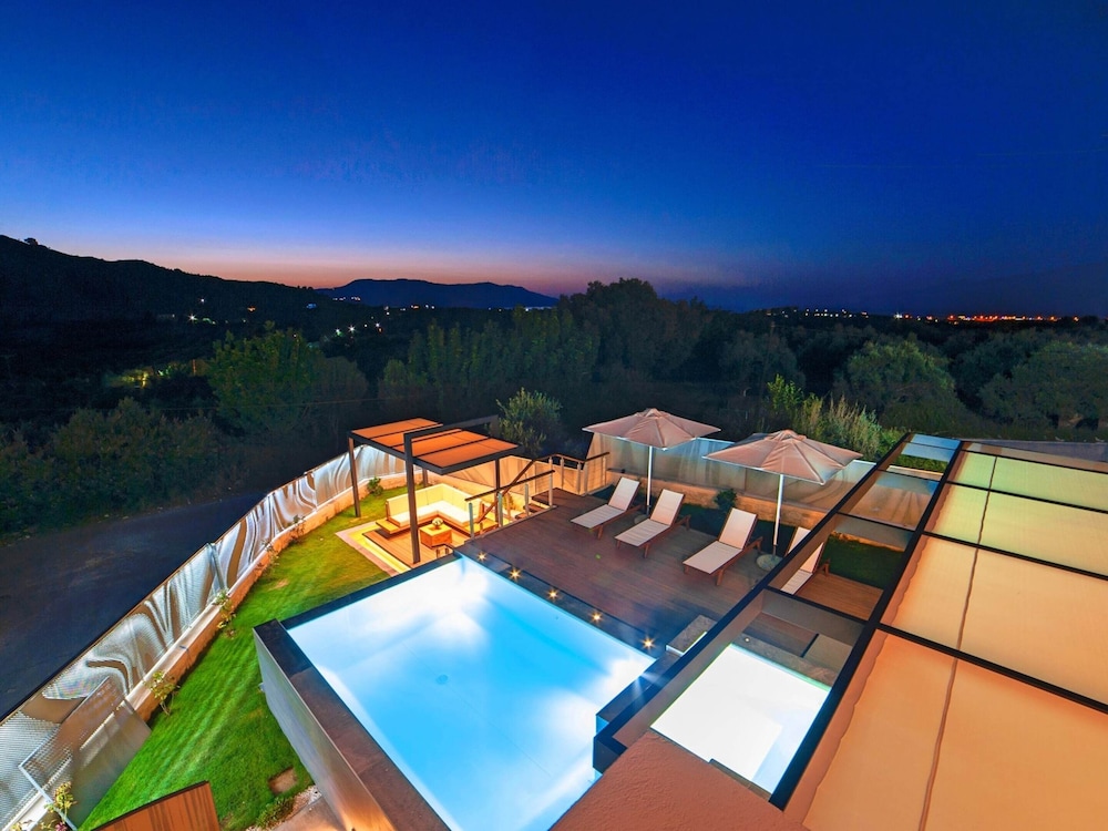 2 new Villas With Heated Pool, Rent Separately or Together at Kournas Lake photo 2