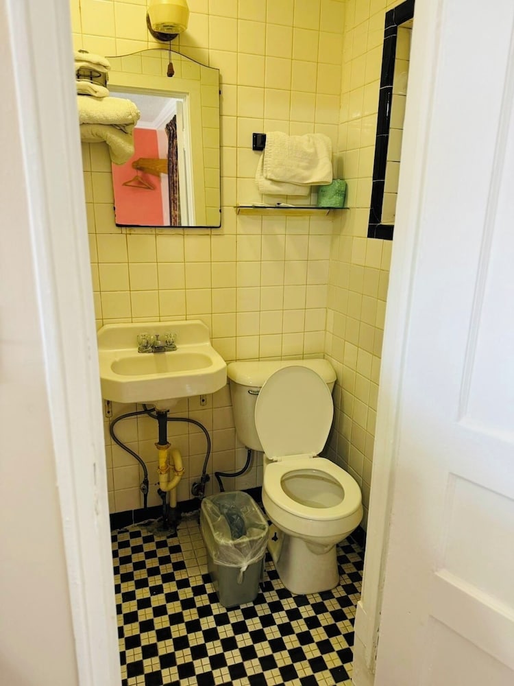 Budget Inn