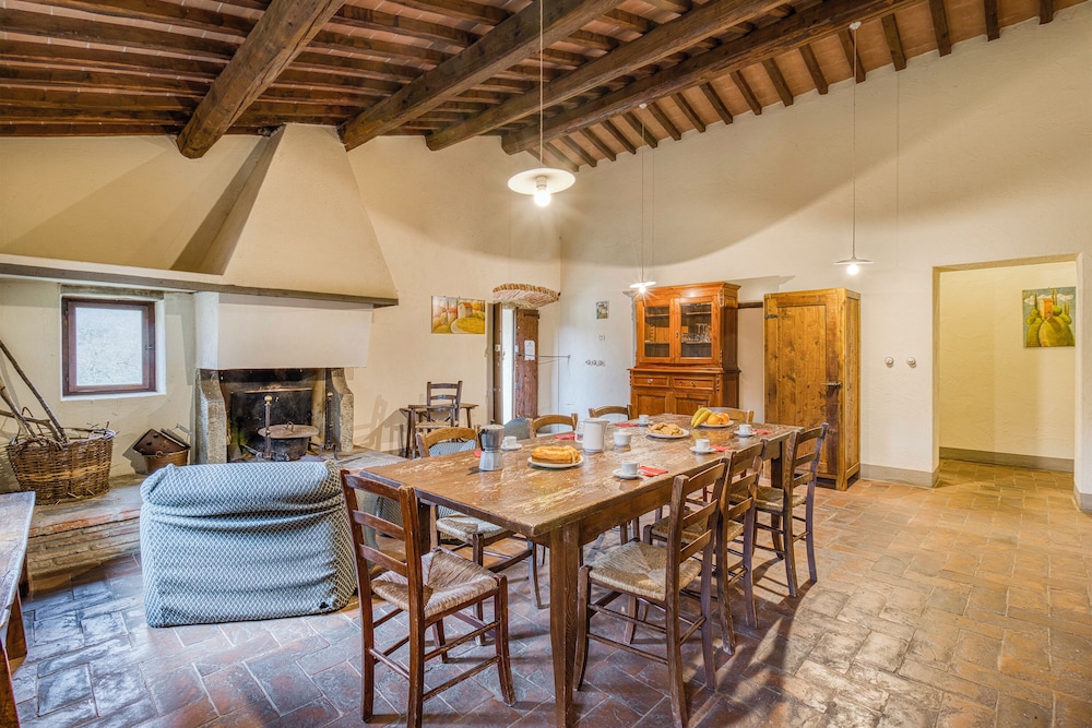Family Tuscany Villa with private pool