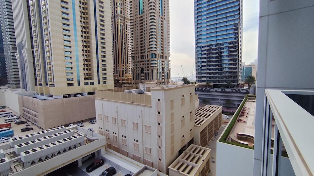 Phaedrus Living: Dubai Marina Arcade Residence 703