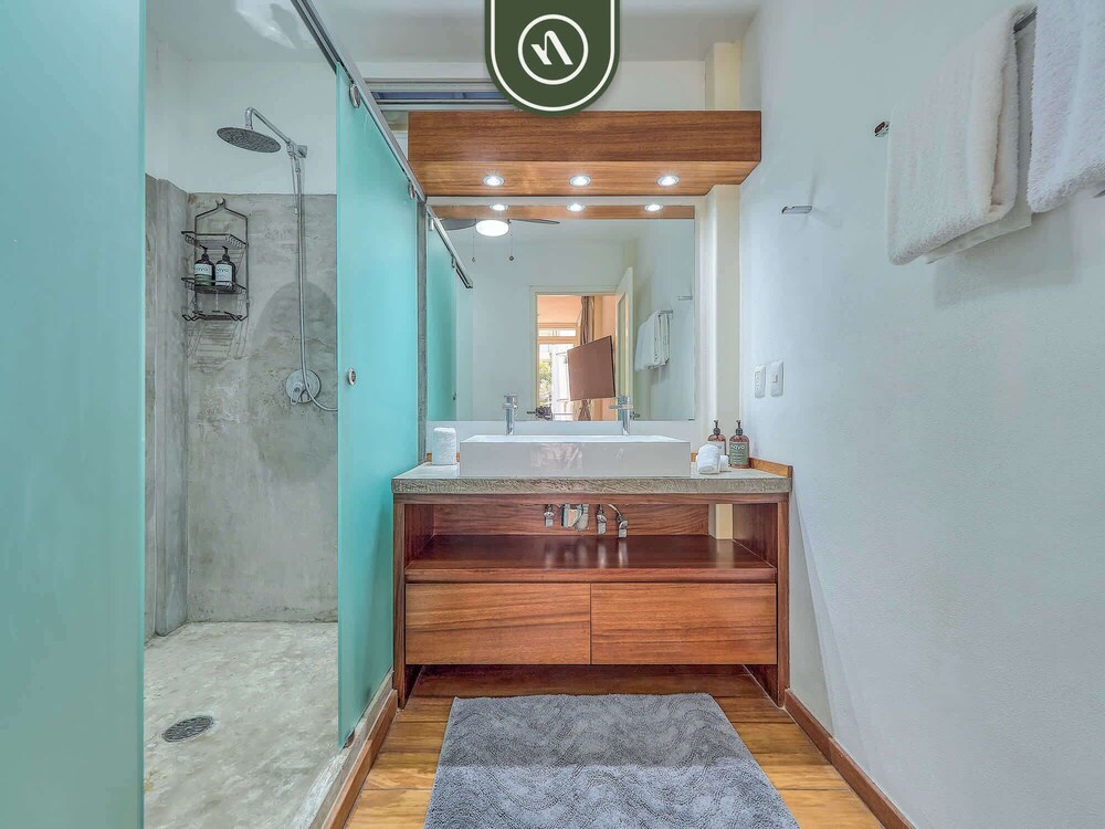 Ecofriendly 2BR Condo - Private Jacuzzi - Rooftop