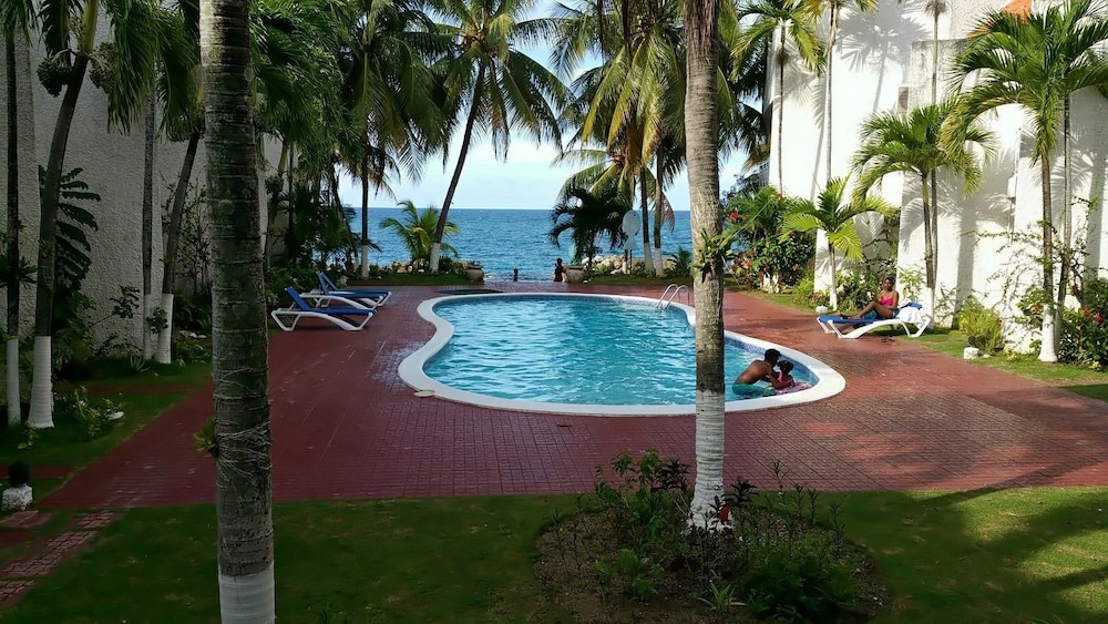 Ocho Rios Beach Resort at ChrisAnn