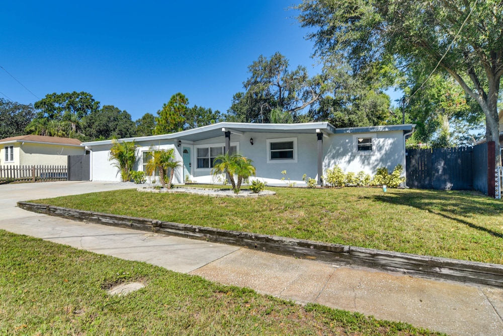 Tampa Vacation Rental ~ 4 Mi to Downtown!