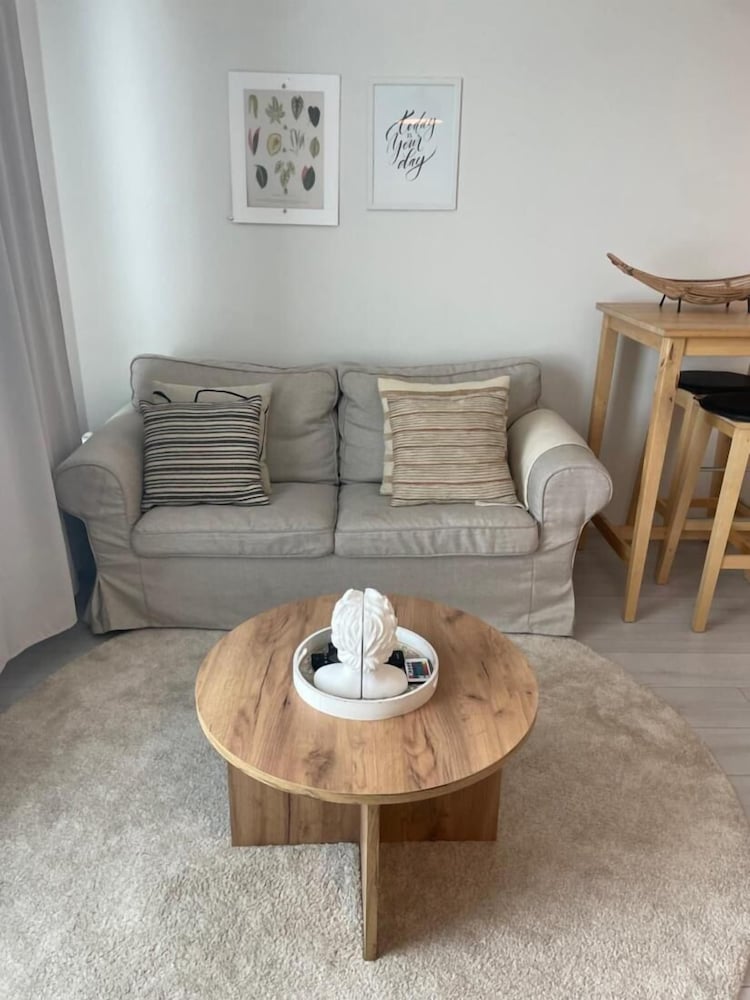 Charming 1-bedroom Apartment in Tampere With Fireplace