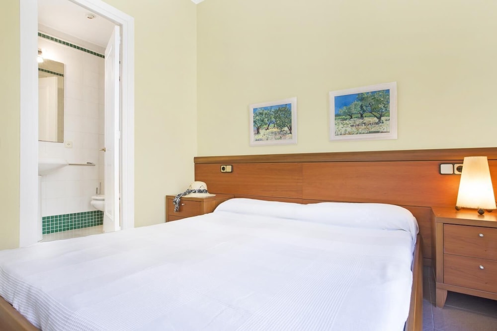 Ana 1 in Llafranc With 3 Bedrooms and 2 Bathrooms