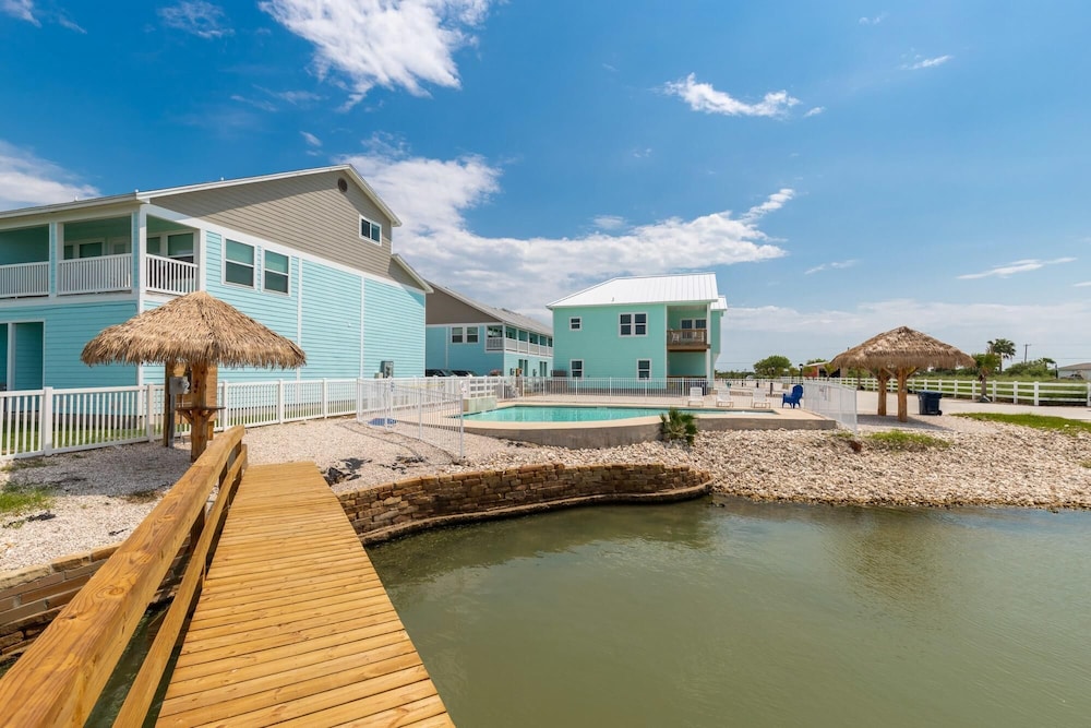 An Exclusive Waterfront Property view 5