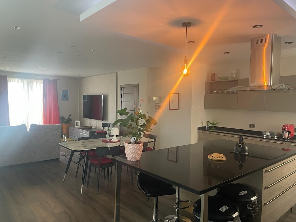 East West Apartment