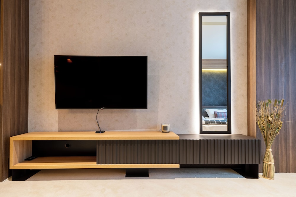 Woodside Apartment 218