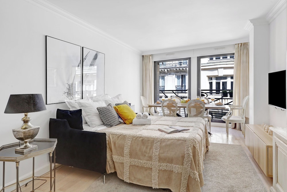 Stylish 2BR Near Faubourg Saint-Honoré