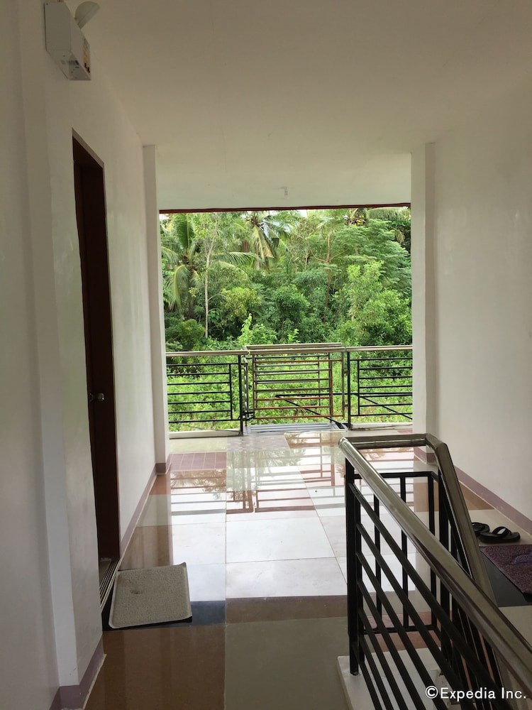 Gaea's Apartments - Hostel