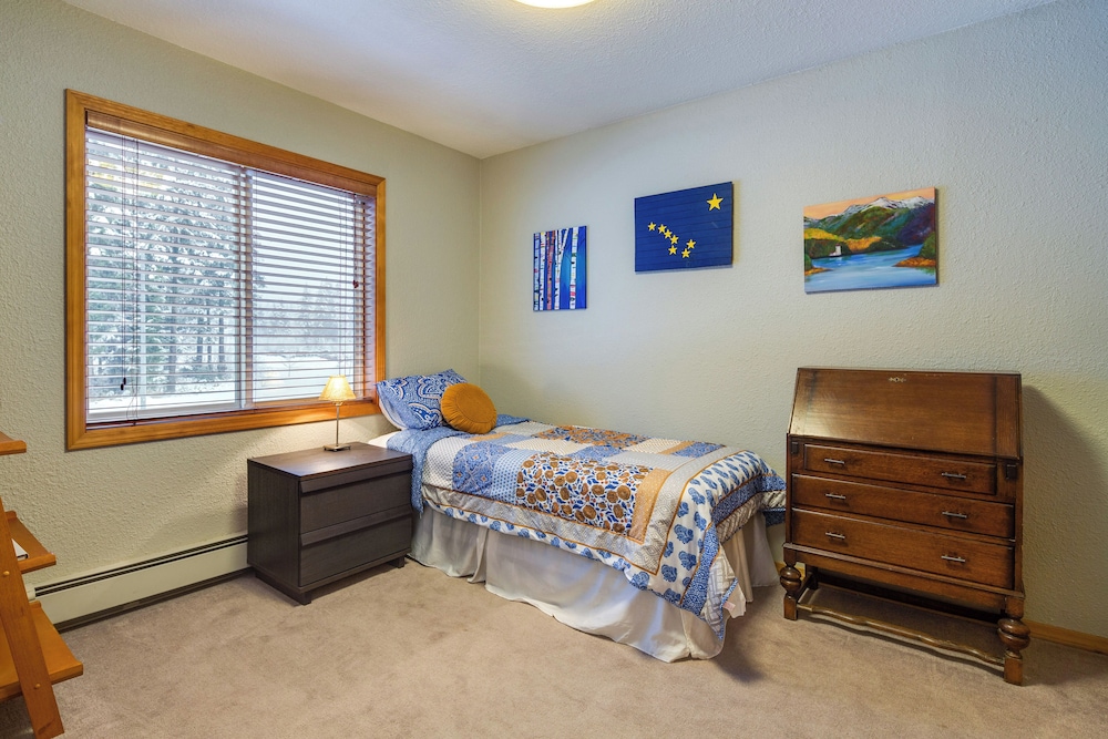 Juneau Vacations - Juneau Apartment - Minutes to Mendenhall Glacier - Property Image 3