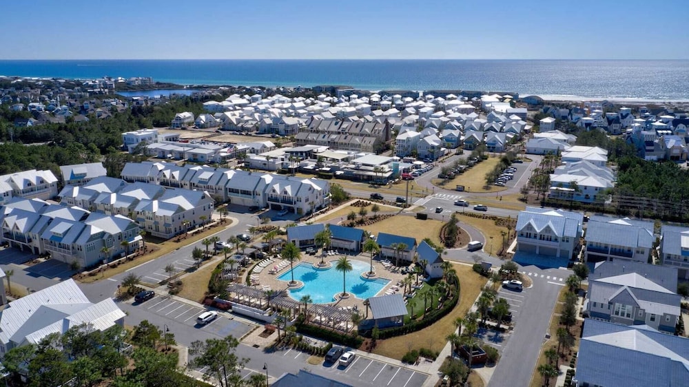 Sun & Sand For 6 by Avantstay Prominence Pet-friendly + Pool