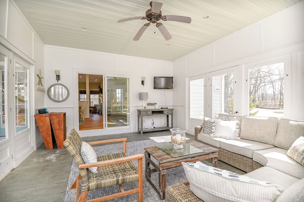 Stunning 5 Bdr, Walk to York Harbor Beach! view 5