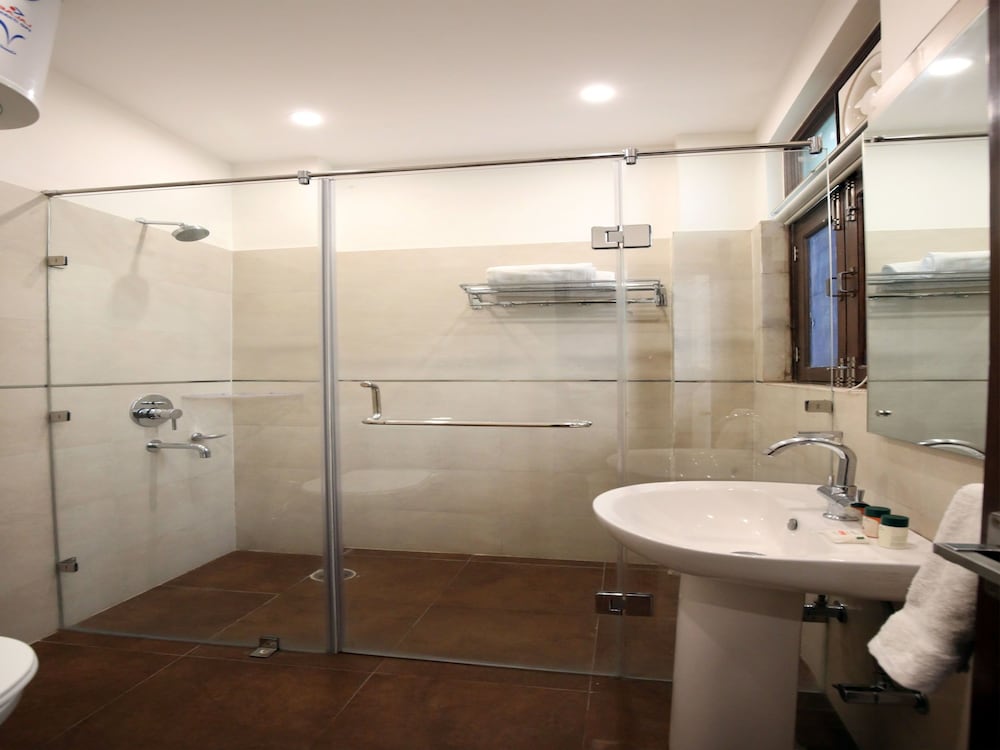 OYO 9308 Home Valley View 2 BHK Villa Near Kasauli