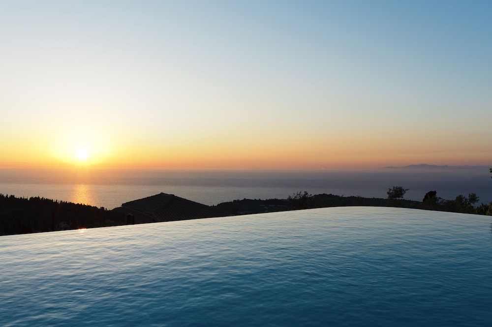 Art Blue Villas