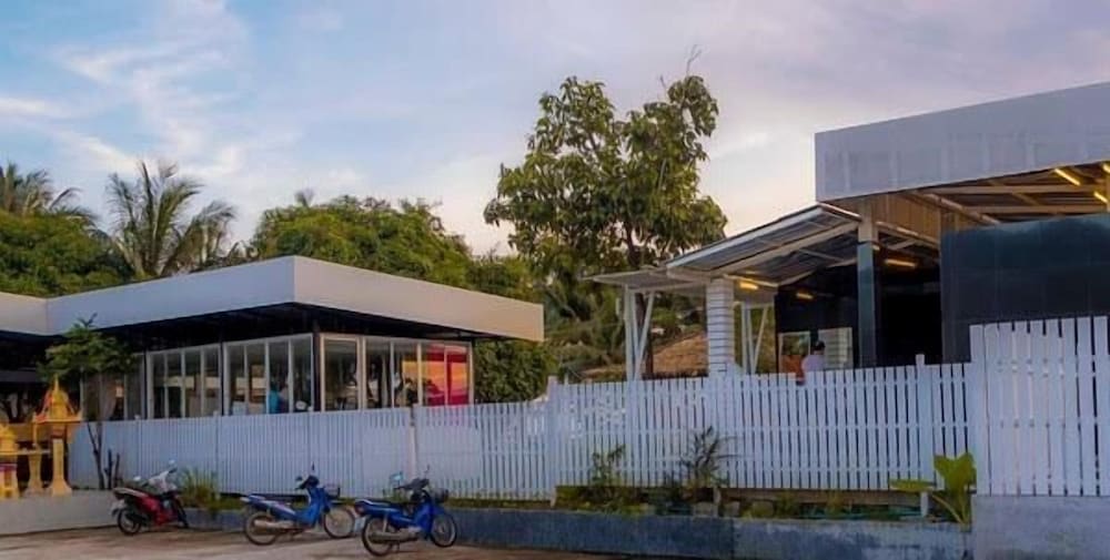 INFINITY Beach Club - Hostel