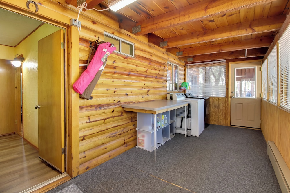 Ski, Hike & Relax: Forest-view Haven in Lakeside!