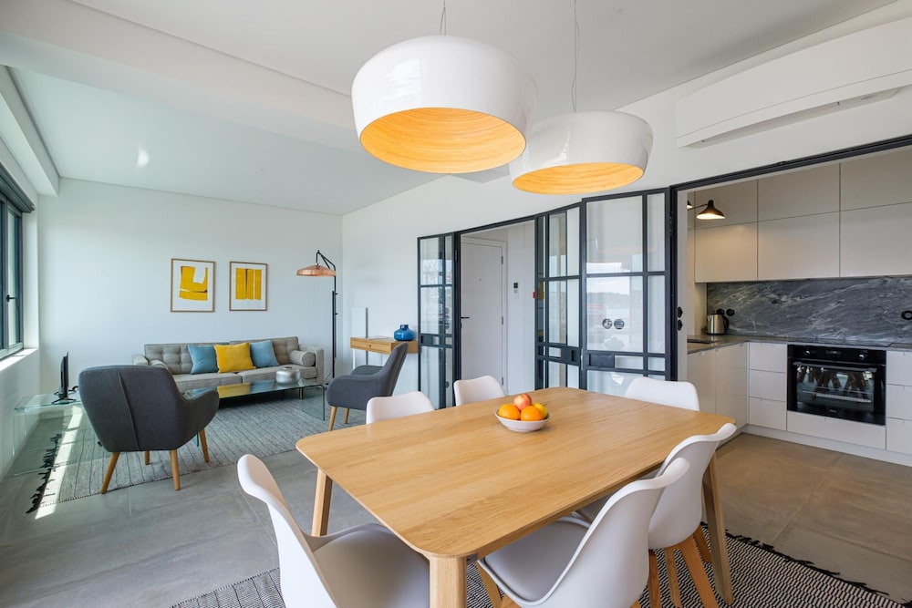 Nomad s 2bdr Riverside Lisbon view 5