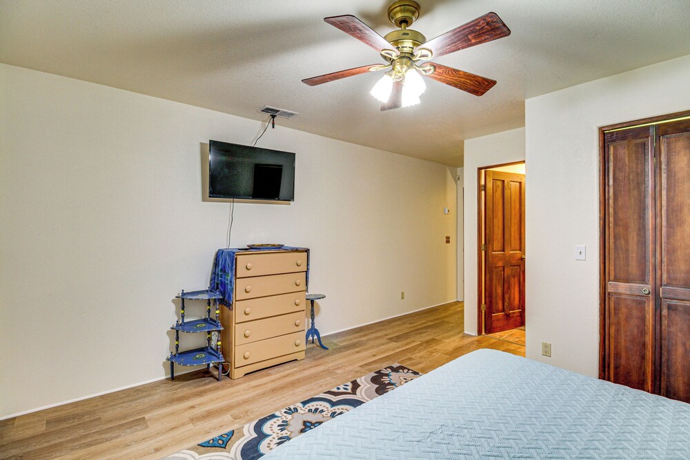 Stunning Sandia Mtn Views: Rio Rancho Retreat