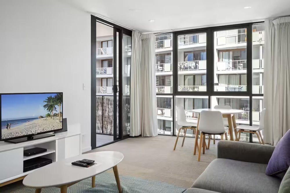 Avani 906 Central Broadbeach