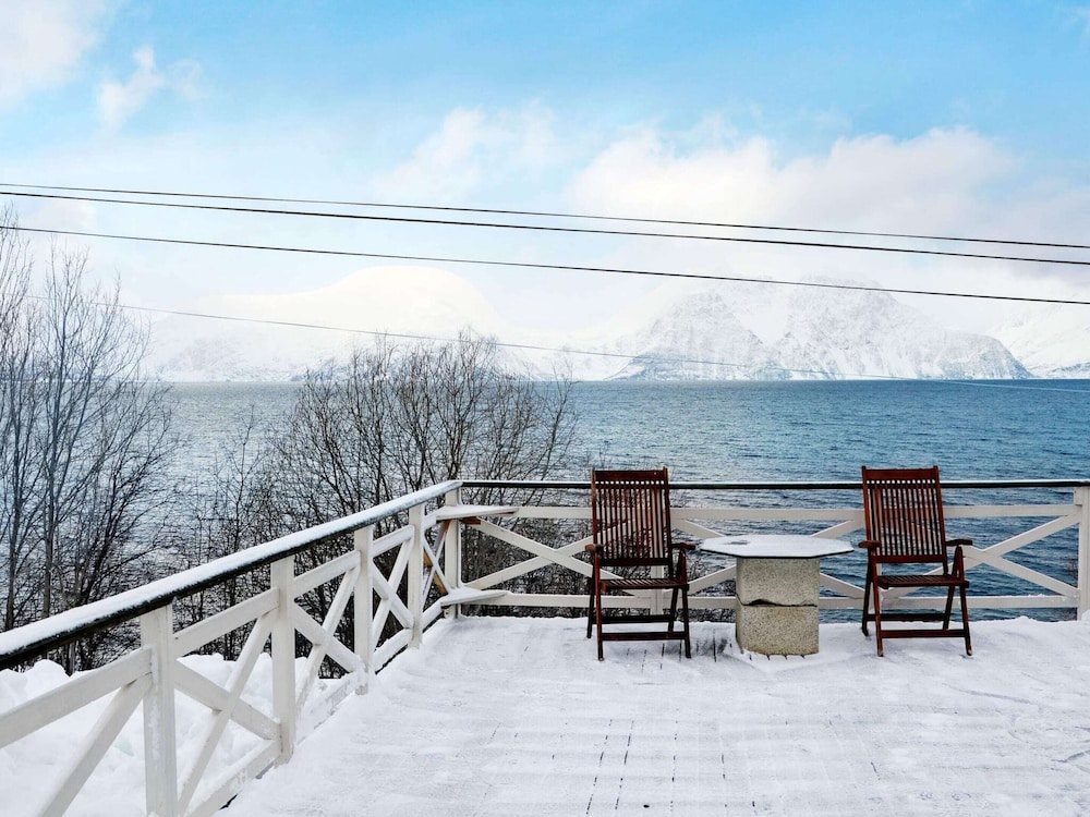 6 Person Holiday Home in Olderdalen