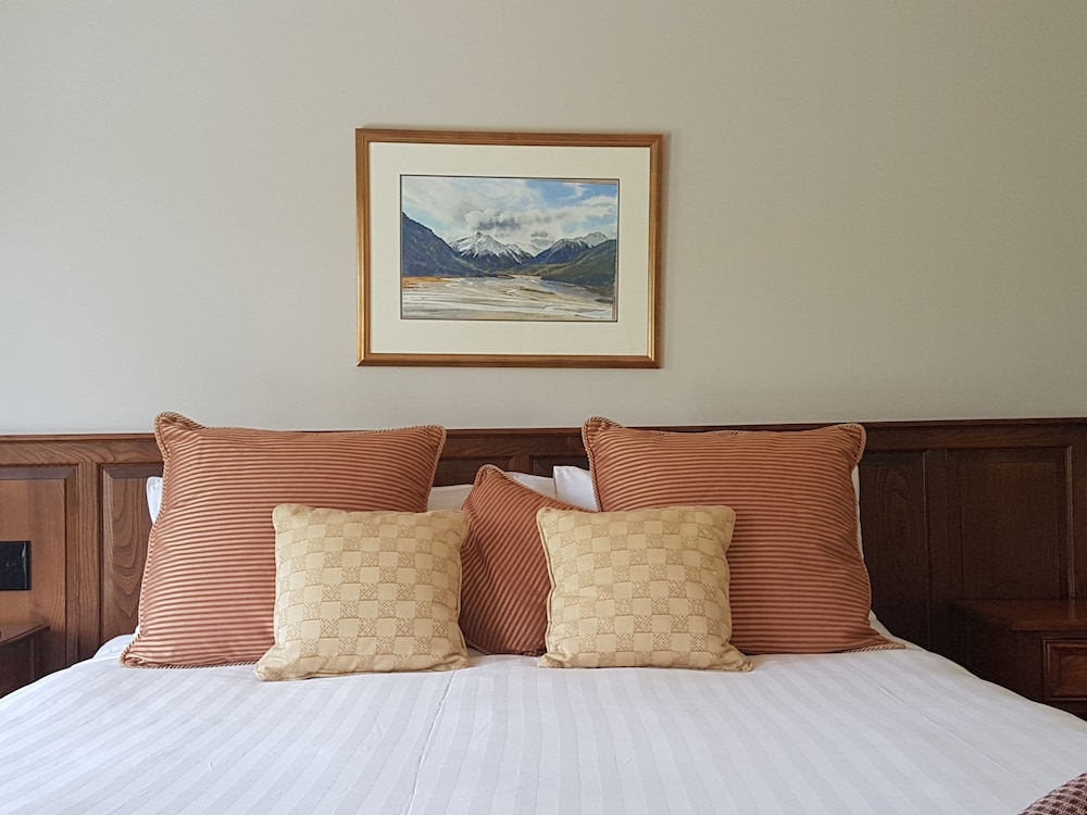 Grasmere High Country Bed & Breakfast Lodge view 2