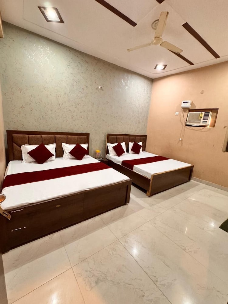 Hotel Raghav Dham
