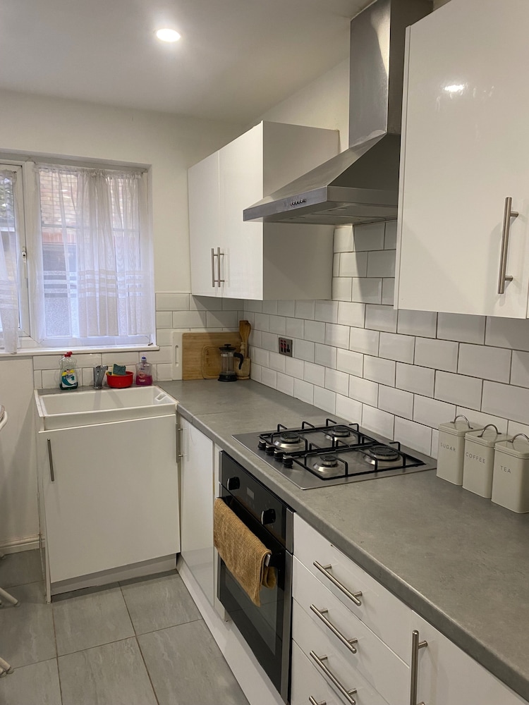 Luxurious London 5 Bedroom House