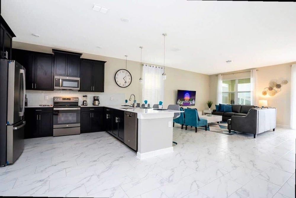 Spacious 7BR w Pool Spa Game Room Near Disney