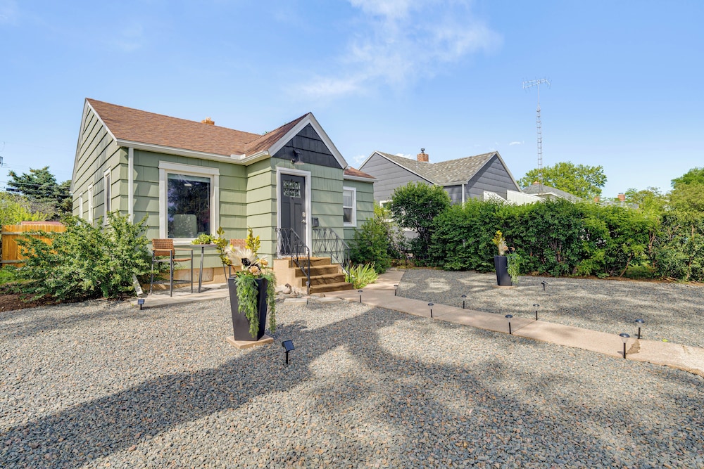 2 Mi to Dtwn: Family Home in Cheyenne!