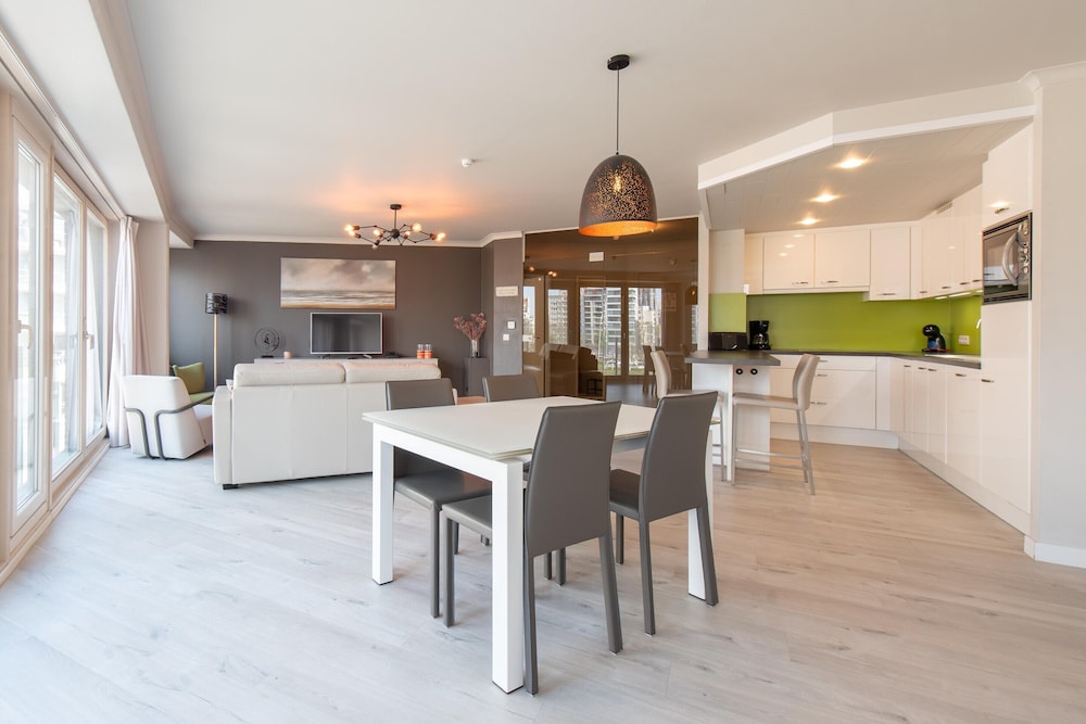 Apartment in Ostend With Marina Views