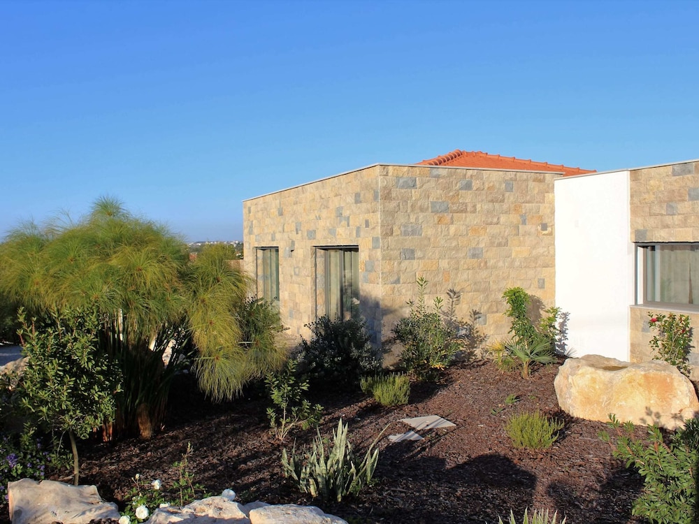 Spacious Villa in Salir de Mato With Private Pool, Terrace view 5