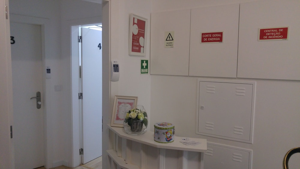Lisbon Terrace Suites Apartment for Large Groups with Amazing Terrace