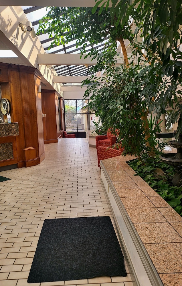 Greeneville Inn and Suites view 2