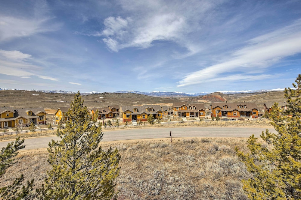 < Half Mi to Ski Lifts: Cozy Granby Ranch Studio! view 3