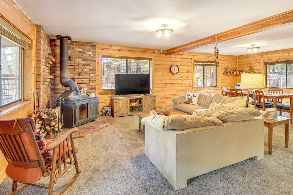 5 Mi to Woodland Lake Park: Cabin in Pinetop!