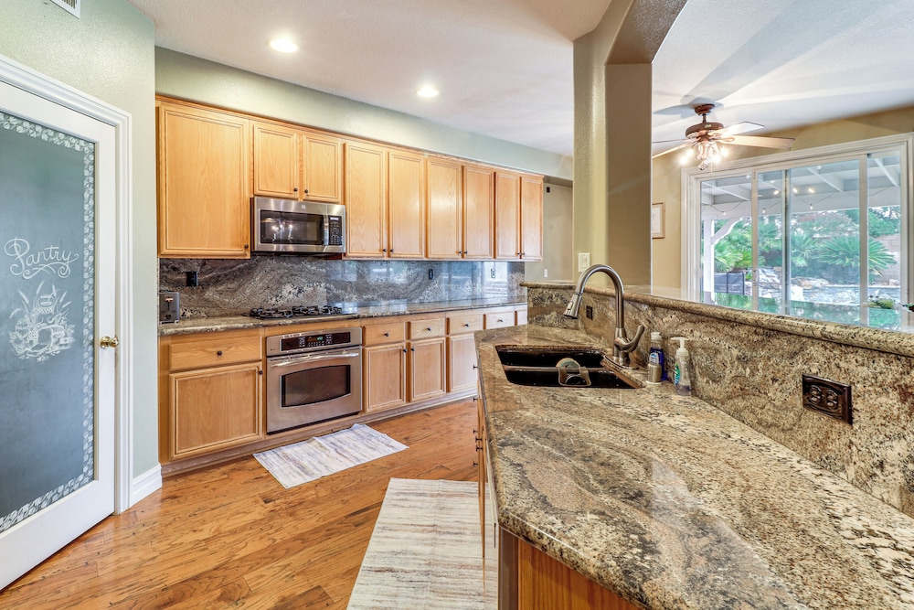 Pool, Patio & Games! Suburban Home in Palmdale