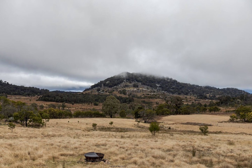 Off-grid Farm Stay With Scenic Views