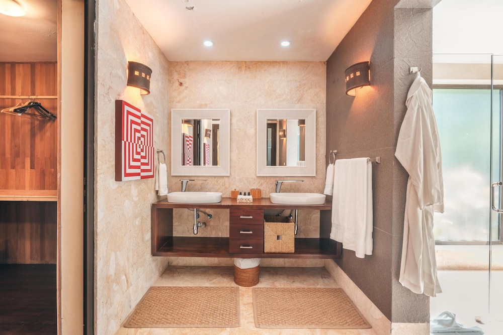 Mesmerizing Villa With Jacuzzi Maid in Cap Cana