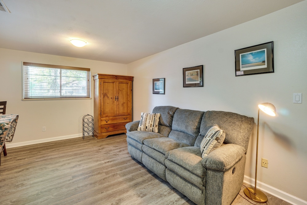 7 Mi to Coors Field: Denver Apt w/ Patio!
