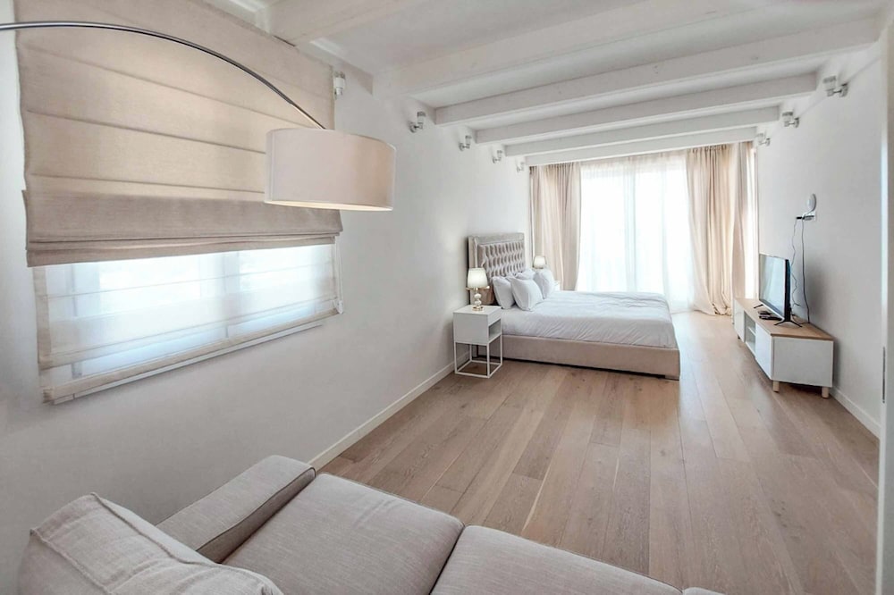 Aphrodite Hills Superior Villa 0100