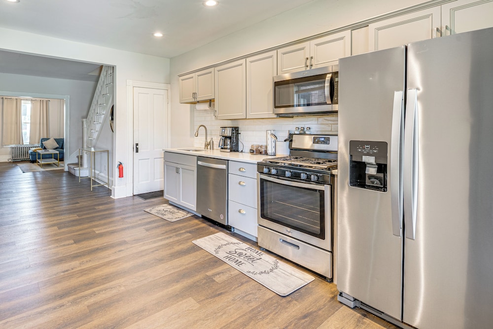 Shop & Dine: Central Stroudsburg Townhome!