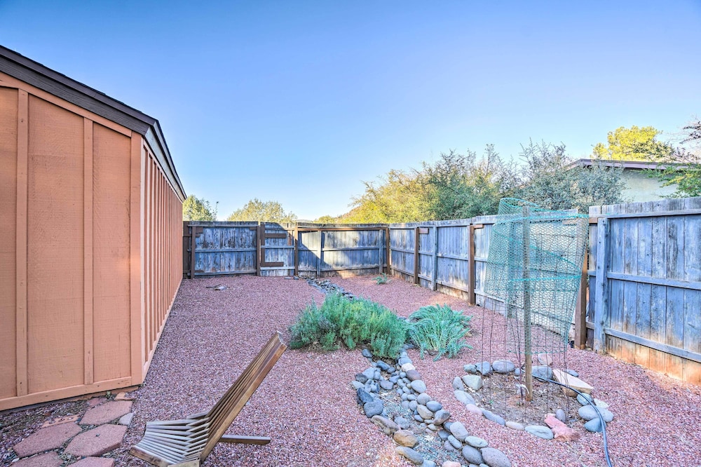 1 Mi to Cathedral Rock Trailhead: Home w/ Sunroom view 5