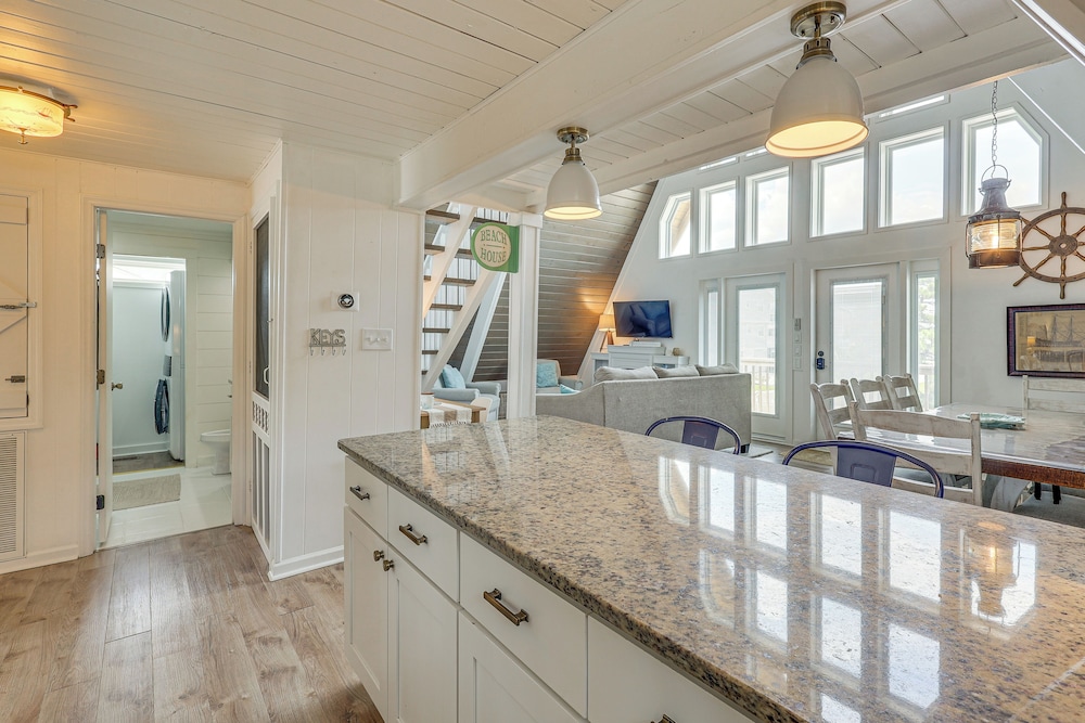 Unique A-frame Beach House: 'the Beacon at Oib'