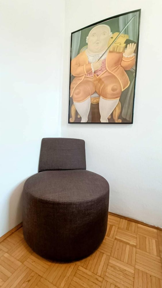 Comfy 4BR Apt Ideal for Groups Families